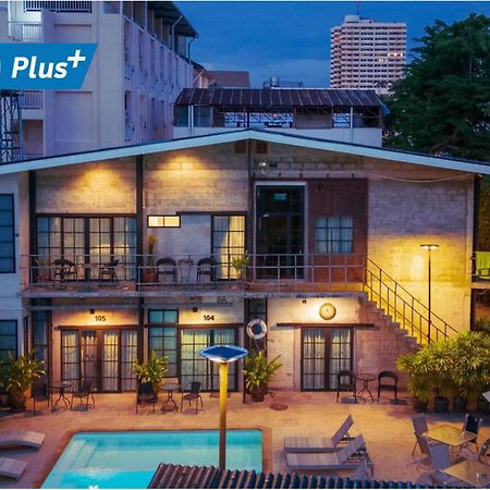 The Warehouse Chiang Mai Hotell Exteriör bild
