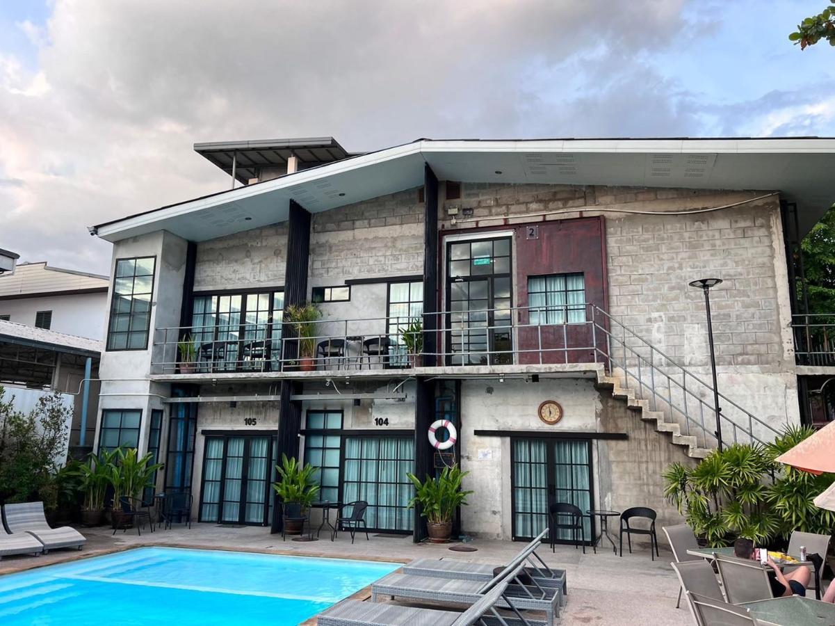 The Warehouse Chiang Mai Hotell Exteriör bild