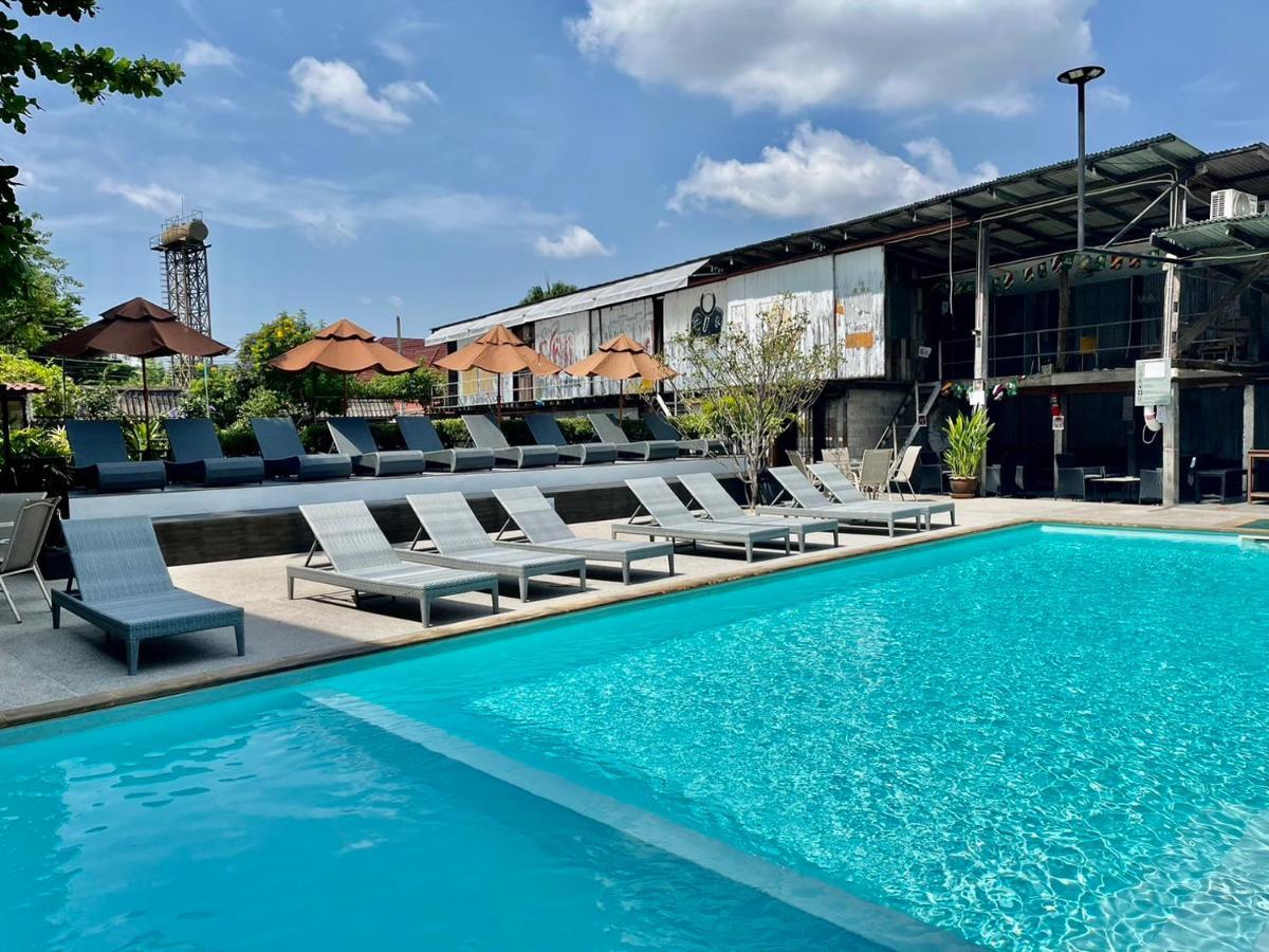 The Warehouse Chiang Mai Hotell Exteriör bild