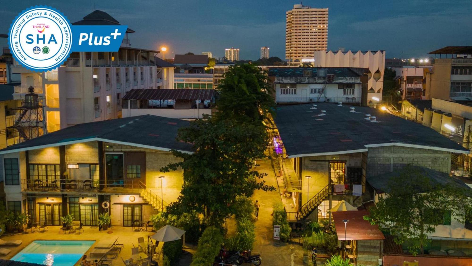 The Warehouse Chiang Mai Hotell Exteriör bild