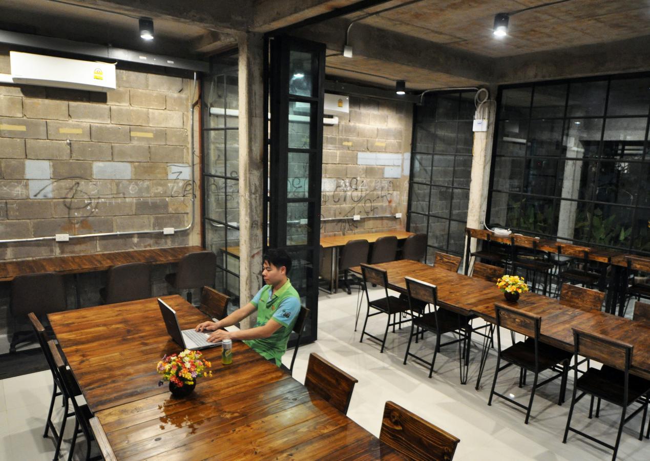 The Warehouse Chiang Mai Hotell Exteriör bild